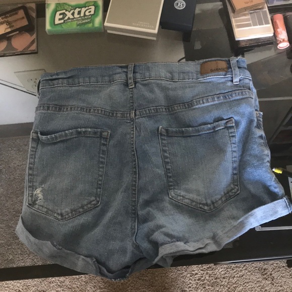 Shorts - Picture 3 of 4